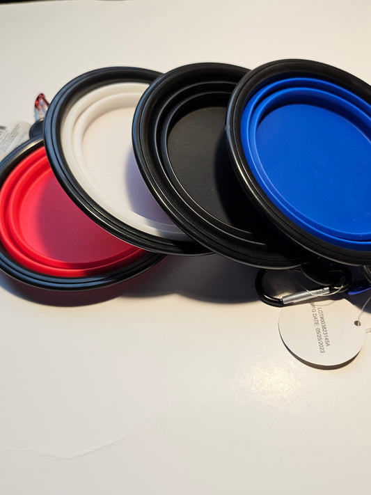 2 pack matching collapsible travel pet bowls with hooks.